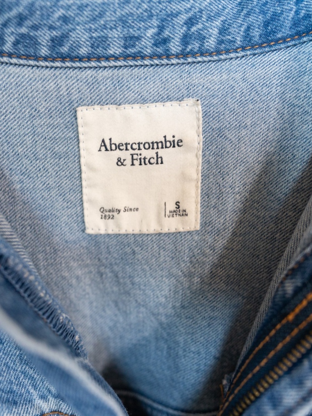Abercrombie & Fitch Relaxed fit 90's Denim Jumpsuit - Picture 3 of 8